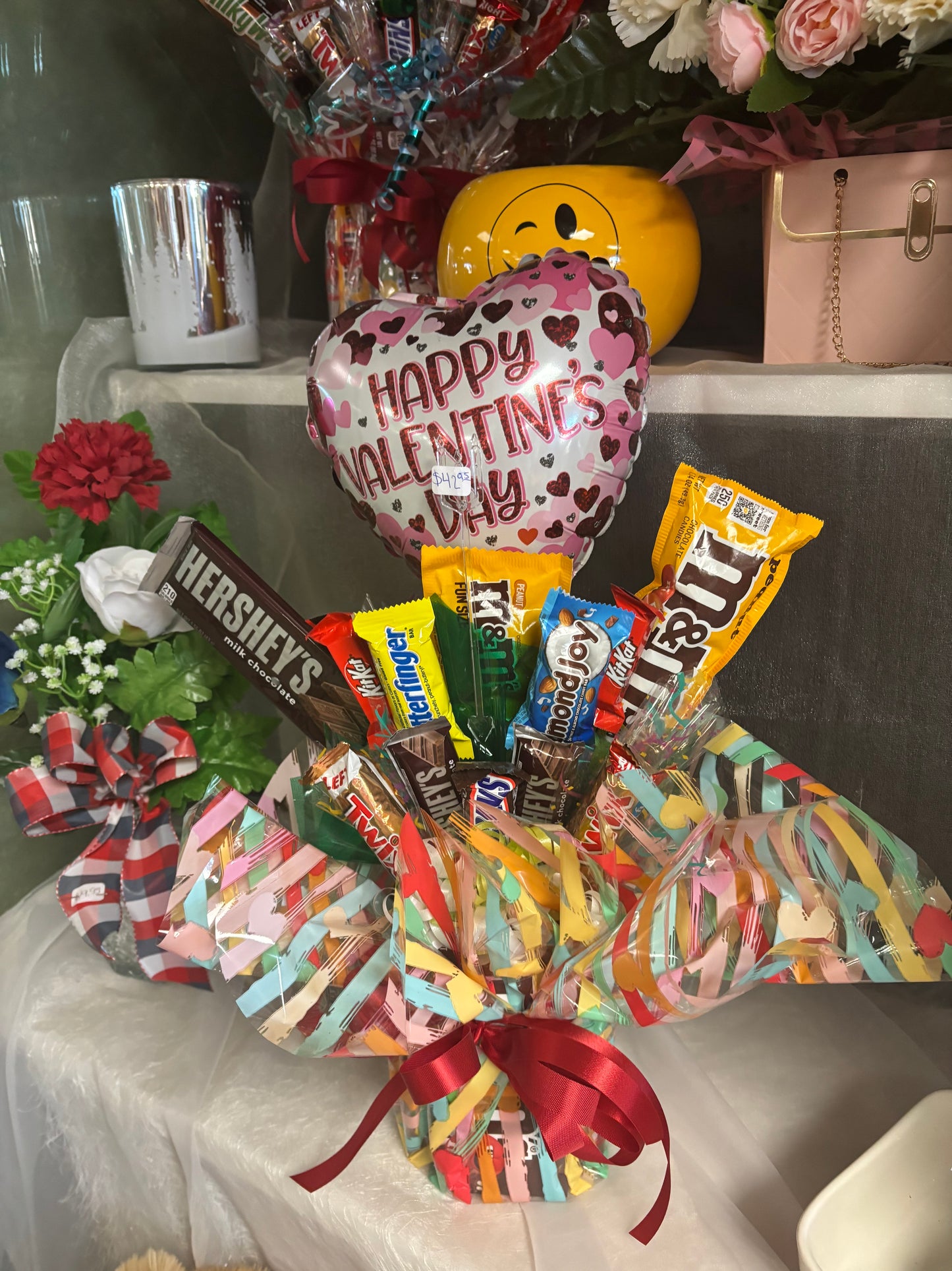 Medium Candy Bouquet with Balloon – Broadway Gifts And Flowers, Farmington NM